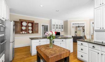 6301 Indian River Dr, Peachtree Corners, GA 30092