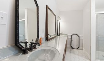 2540 Montyna Ln, Alford, FL 32420