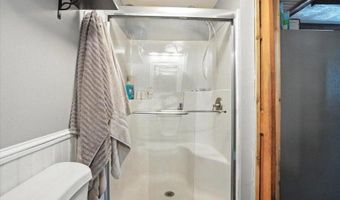 817 Riverside Dr, Augusta, ME 04330