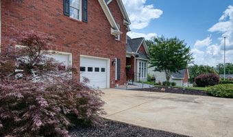 200 AVALON Ln, Anniston, AL 36207