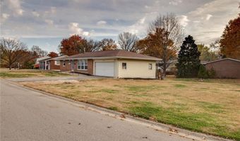 5230 Wick Way Dr, Alton, IL 62002