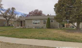 30 N Division St, Cowley, WY 82420