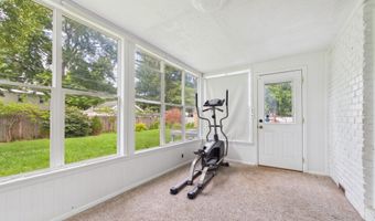 1727 Oakwood Dr, Anderson, IN 46011