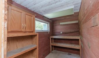 83 Rohr St, Arnolds Park, IA 51331
