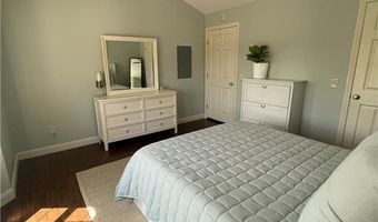60 Saw Mill Dr 303, North Kingstown, RI 02852