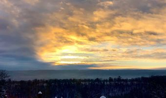 408 HAWKS NEST Dr, Baker, WV 26801