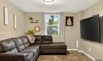 211 W 4th St, Auburn, KS 66402