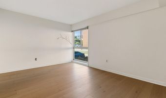 4970 BATTERY Ln 108, Bethesda, MD 20814