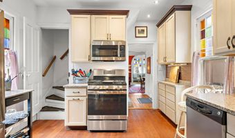 109 CENTRE St, Beach Haven, NJ 08008