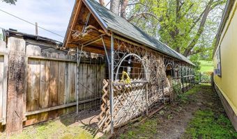 205 N C St, Albion, WA 99125