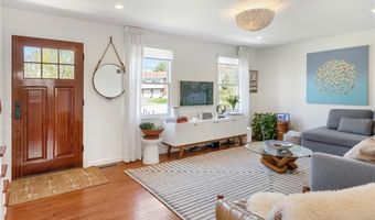7 Maloney Ln, Middletown, RI 02842