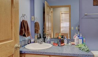 129 Riverview Dr, Anderson, MO 64831