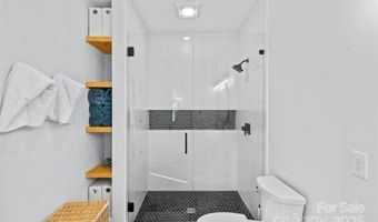 2553 Elkwood Cir, Charlotte, NC 28205