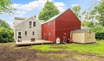 15 Chapel St, Ashburnham, MA 01430