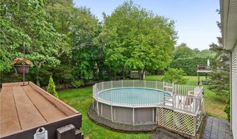 6 Lisa Ln, Bristol, RI 02809