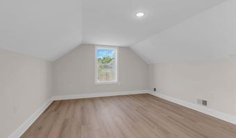 293 Trenton Ave N, Bayville, NJ 08721