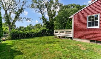 43 Peckham Pl, Bristol, RI 02809