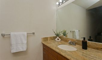 585 Mananai Pl 26W, Honolulu, HI 96818