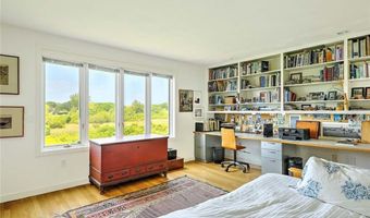 25 Fort Hill Rd, Bristol, RI 02809