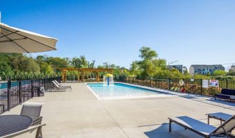 3048 N Spurway Dr, Ann Arbor, MI 48105