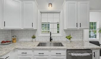 5422 Cheyenne Dr, Acworth, GA 30102