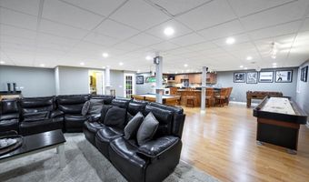 1880 Crofton Dr, Algonquin, IL 60102