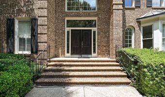620 River Oaks Ln, Charlotte, NC 28226