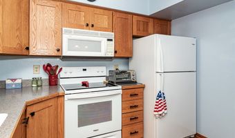111 Sandburg Ct, Ames, IA 50014