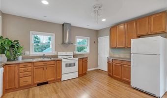 53 Burton St 2, Bristol, RI 02809