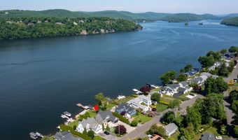156 N Lake Shore Dr, Brookfield, CT 06804