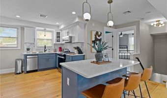 20 Summer St 2, Newport, RI 02840