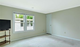 7 Queens Rd, Attleboro, MA 02703