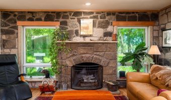 61900 Anker Ln, Bend, OR 97702