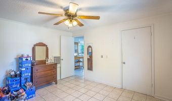 66 8th St, Apalachicola, FL 32320