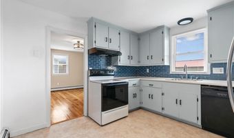 21 Reardon Dr, Middletown, RI 02842
