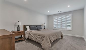 28 Ashley St, Cranston, RI 02920
