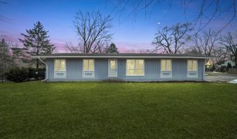 4108 S Country Club Rd, Woodstock, IL 60098