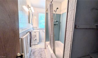 131 Grove Dr, Ashtabula, OH 44004