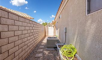 11549 Softwind Ct, Apple Valley, CA 92308
