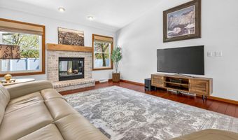 N9168 Cherry Meadow Dr, Appleton, WI 54915