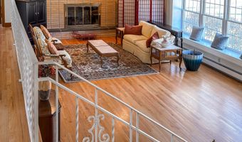 9 Delno Dr, Danbury, CT 06811
