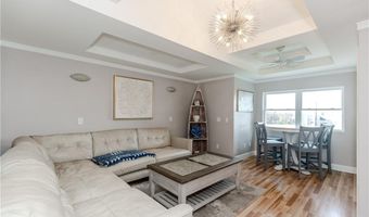 21 Crestwood Rd, Warwick, RI 02886
