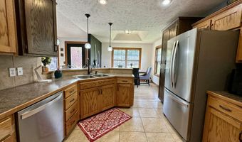 416 Brittany Ct, Aurora, MO 65605