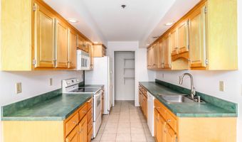 27 Rollingwood Dr 27, Brookfield, CT 06804