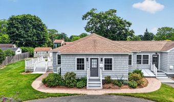 6 Harbor Pkwy, Clinton, CT 06413