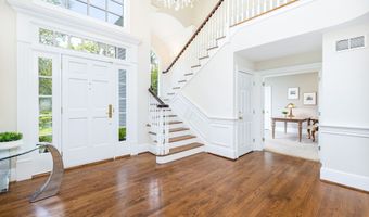 35 Foothills Dr, Avon, CT 06001