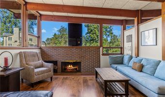 25 Logan Rd, Alton, IL 62002