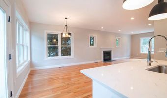 53 Pepper Bush Trl, Narragansett, RI 02874