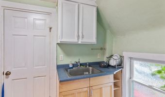 317 N Winooski Ave, Burlington, VT 05401