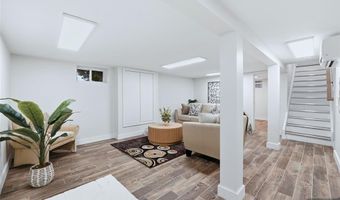 20 Dojean Ct, Bergenfield, NJ 07621